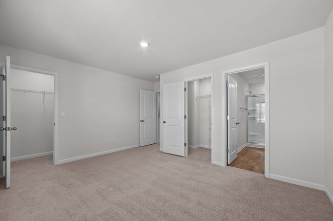 Building Photo - 4109 Laurel Rdg Dr