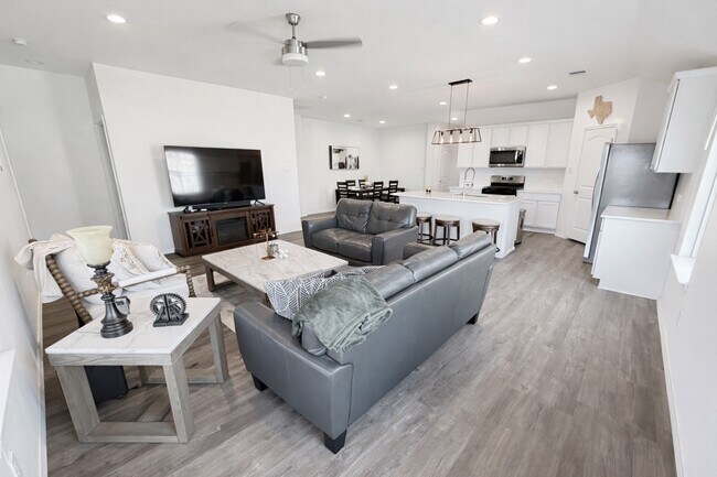 Building Photo - 3073 Emerald Ocean Dr