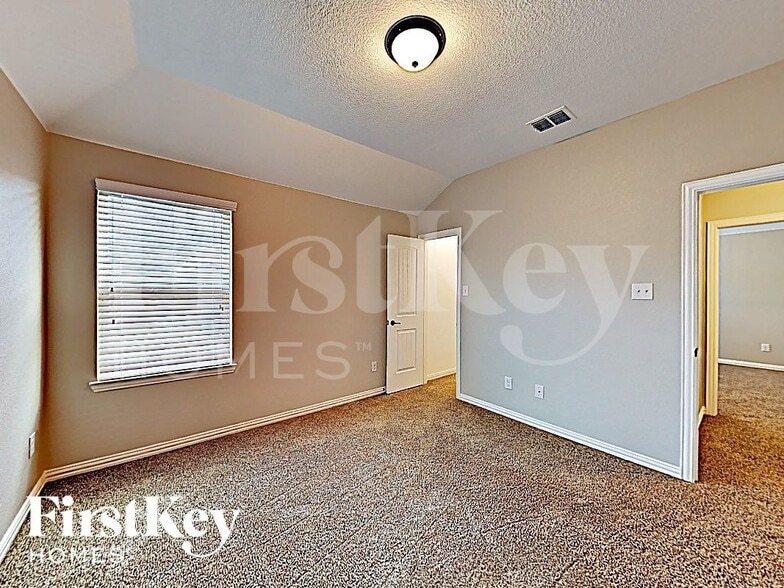 Building Photo - 16045 Crosslake Ct