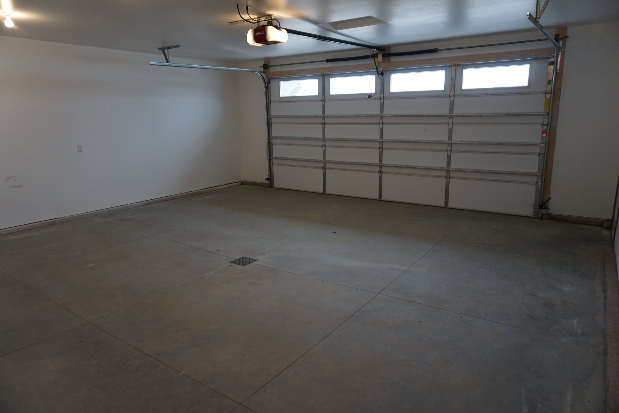 Extra large 24'x24' garage - 3805 Stacy Dr
