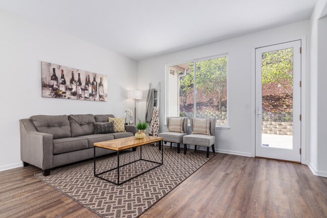 Building Photo - 411 Canyon Ct