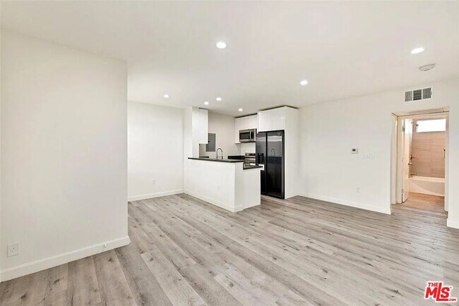 Building Photo - 5529 Bonner Ave