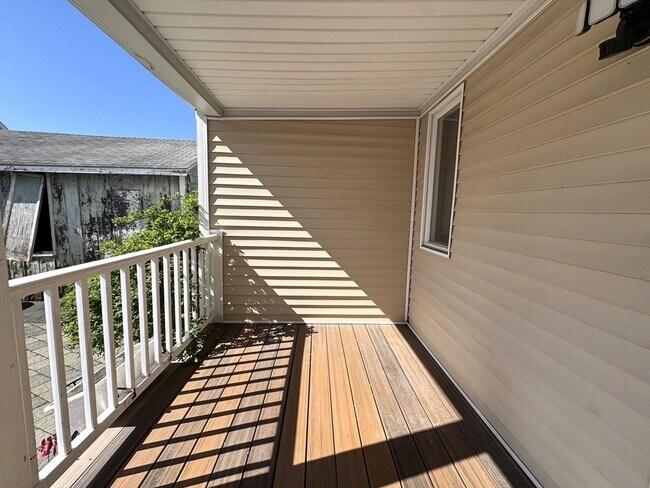 Building Photo - 69 Cleveland Ave