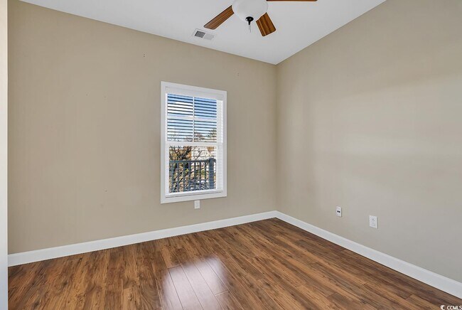 Building Photo - 216 Castle Dr