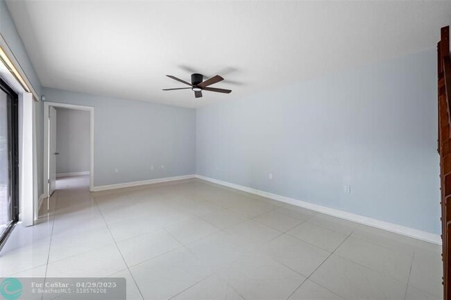 Building Photo - 4101 Wimbledon Dr