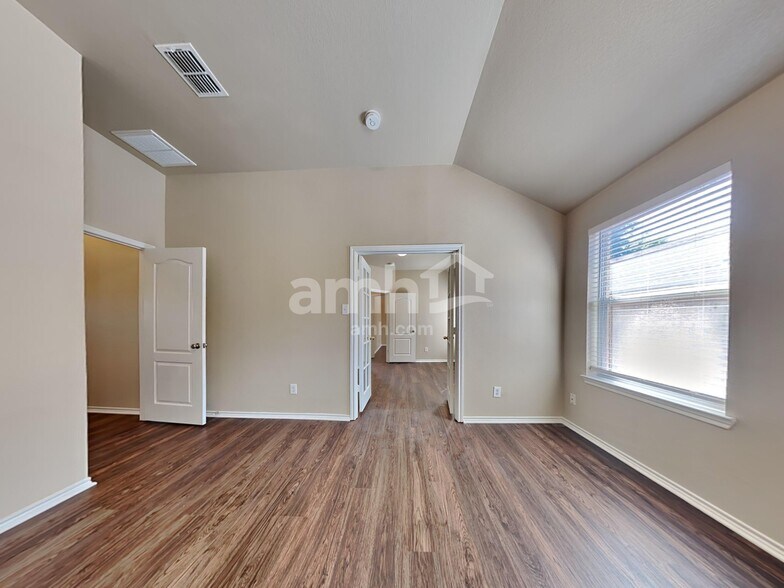 Building Photo - 2703 Pleasant Hill Rd