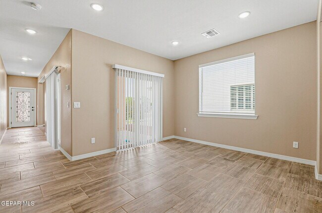 Building Photo - 1004 Wensley Pl