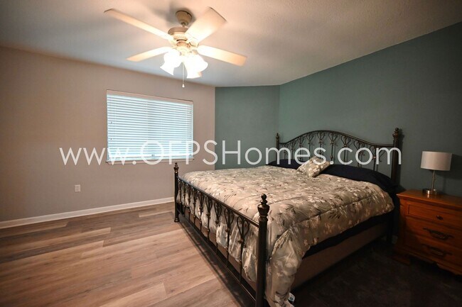 Building Photo - WaterFront, Furnished Unit in Niceville