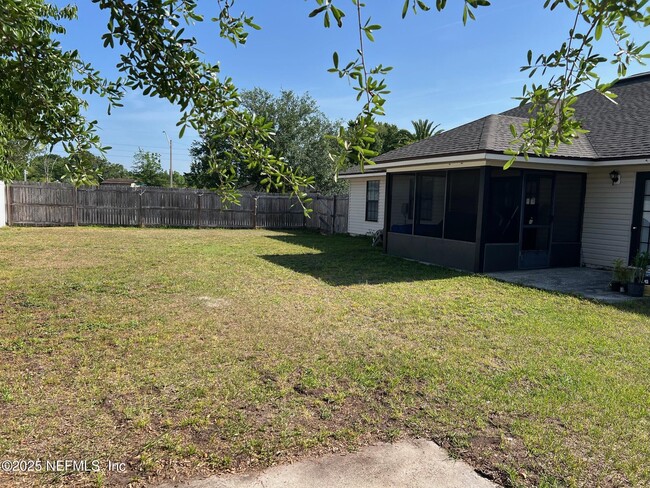 Building Photo - 1218 Summit Oaks Dr E