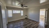 Building Photo - **519 E 17th St Long Beach** Upstairs 2 bedroom 1 bath** 2 weeks free OAC**