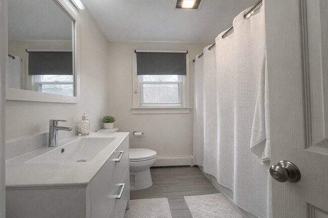 Building Photo - Lebanon - 3 Bed, 2 Bath house - $4200 plus utilities