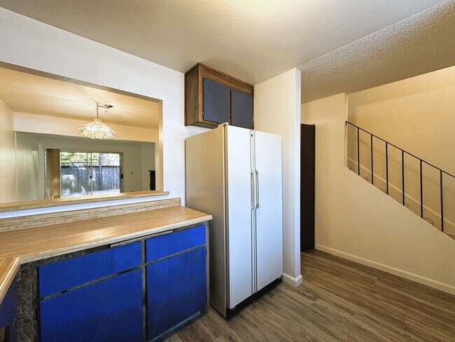 Building Photo - 1358 Parkway Dr