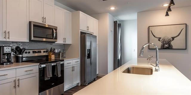 Building Photo - 1000 Fort Worth Ave