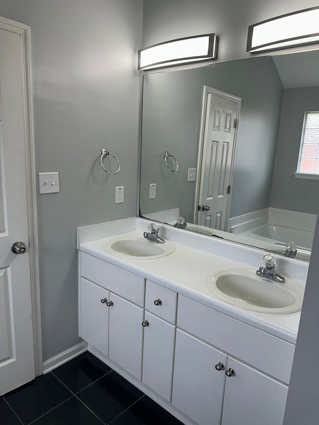 Building Photo - Beautiful 3 BR, 2 BA home for rent in Colu...
