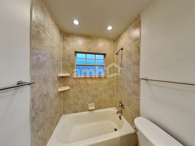 Building Photo - 4539 Antler Hill Dr E