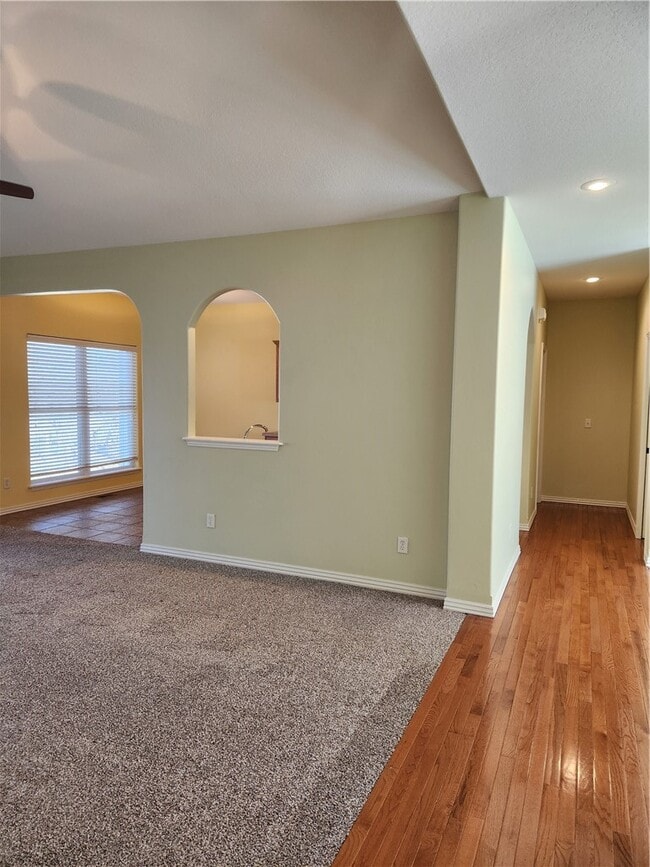 Building Photo - 4 Upwell Ln