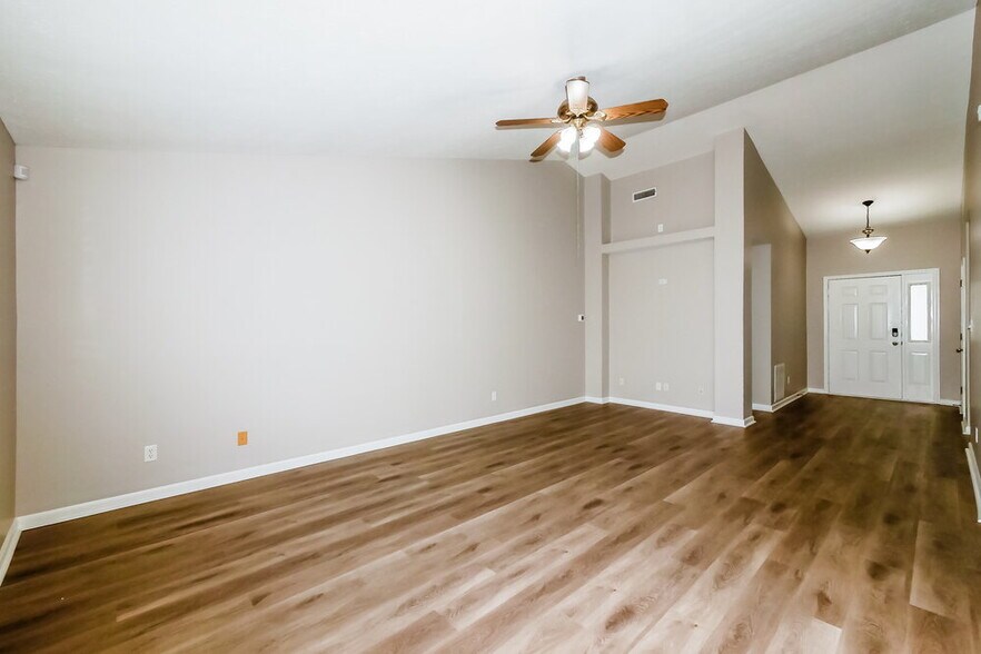 Building Photo - 6303 Bryce Canyon Dr