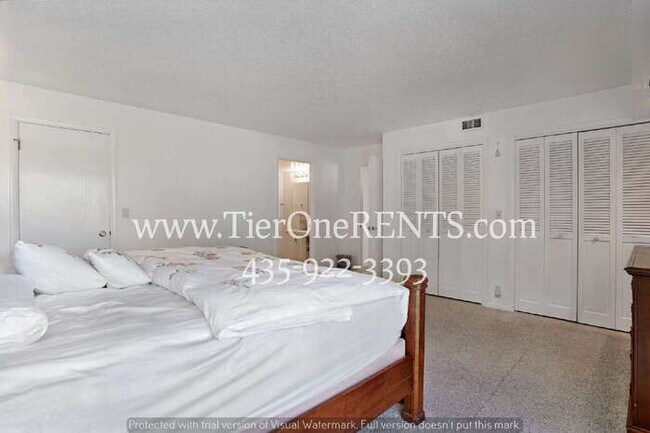 Building Photo - This property offers a NO DEPOSIT option available for qualified renters