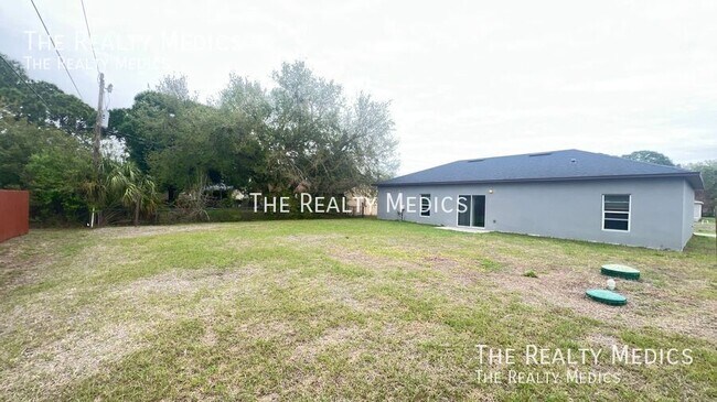 Building Photo - 2122 Sans Souci Ave SE