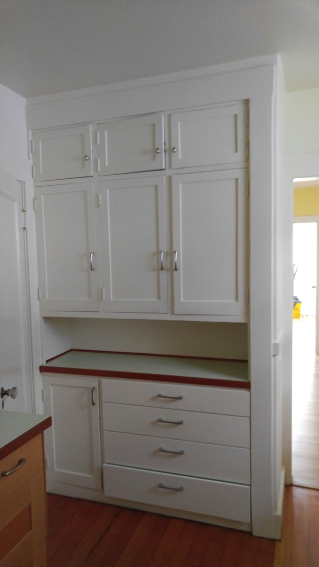 Building Photo - 28 Moss Ave