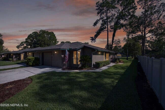 Building Photo - 9351 Arbolita Way