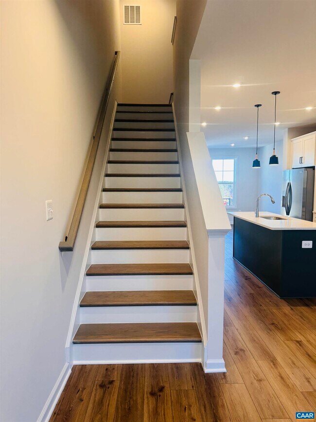 Building Photo - 2225 Woodburn Rd