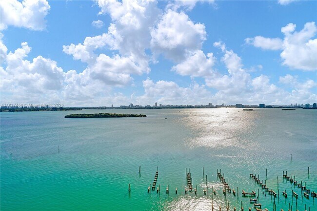 Building Photo - 11111 Biscayne Blvd