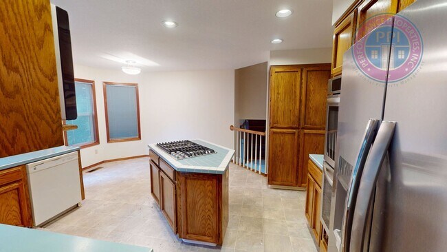 Building Photo - Room to Roam at Hidden Springs in West Linn! Pets OK!