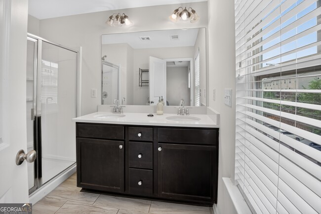 Building Photo - 865 Society Cir