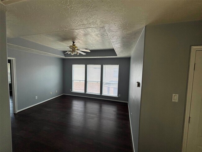 Building Photo - 12823 Dadebrook Ct