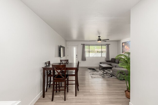 Building Photo - 6622 E Avalon Dr