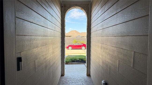 Building Photo - 215 Amaranth Wy