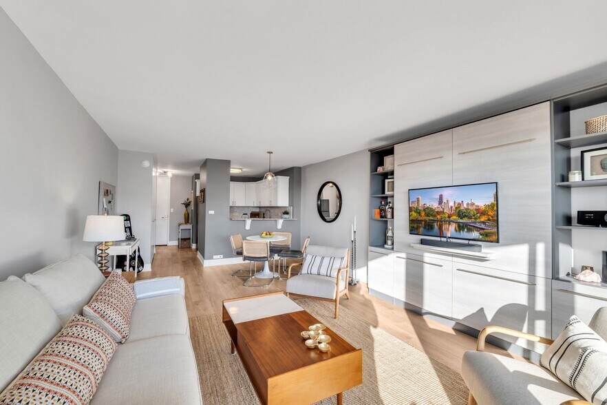 MOUNTED TV INCLUDED - 2020 N Lincoln Park W