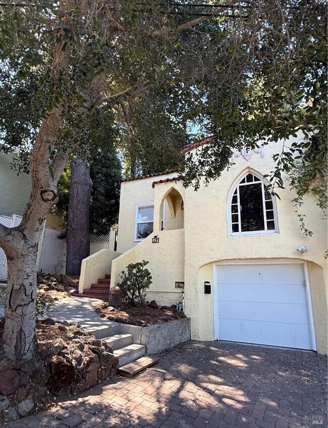 Building Photo - 17 Romine Way