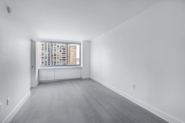 Interior Photo - 101 West End Avenue