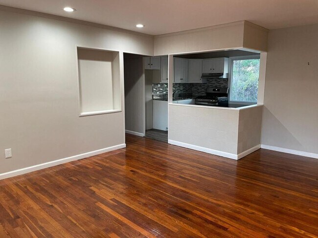 Building Photo - 2212 Collett Dr