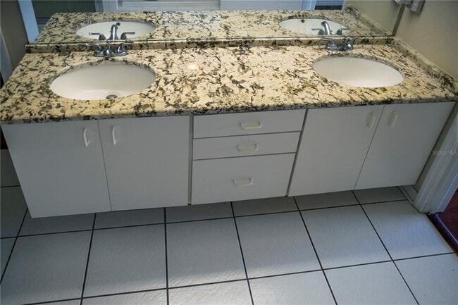 Building Photo - 29841 Morningmist Dr