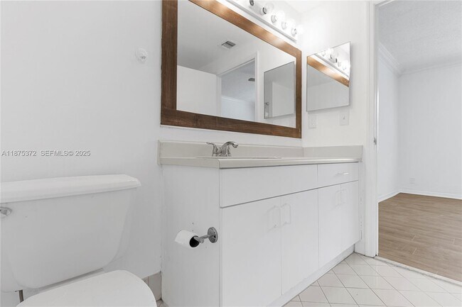 Building Photo - 1440 Coronado Rd