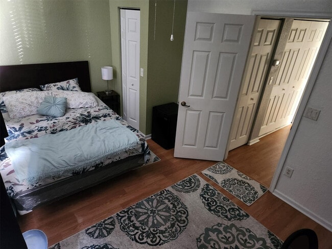 Building Photo - 6617 Winfield Blvd