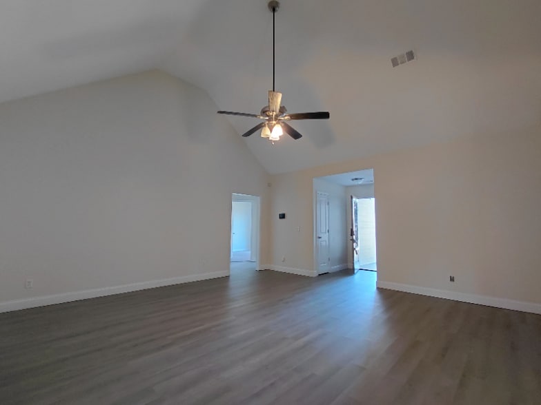 Building Photo - 211 Crakston Ct