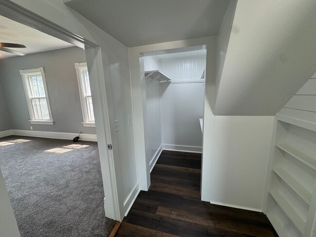 Building Photo - 3 Bed, 1.5 Bath Home with Huge Yard, Deck ...