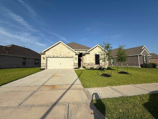 Building Photo - 15615 Birchdale Dr