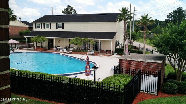 Building Photo - 4915 Baymeadows Rd