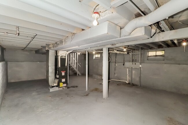 Building Photo - 521 Dale Ave