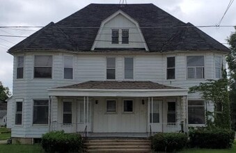 Building Photo - 502 S Walnut Ave