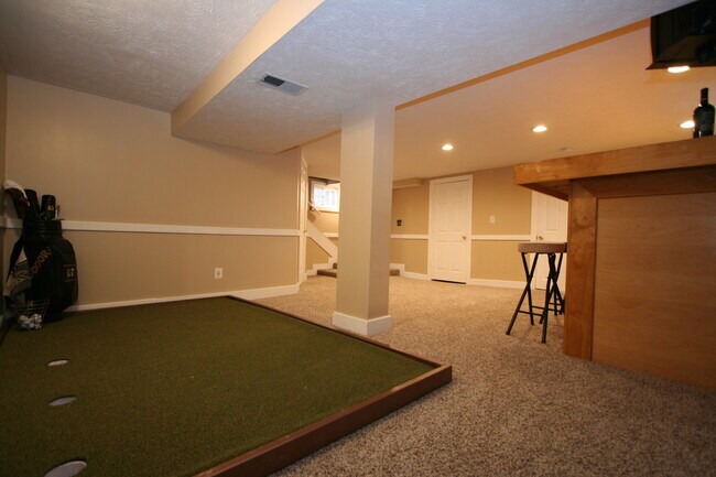 Building Photo - 233 Garfield Ave SW