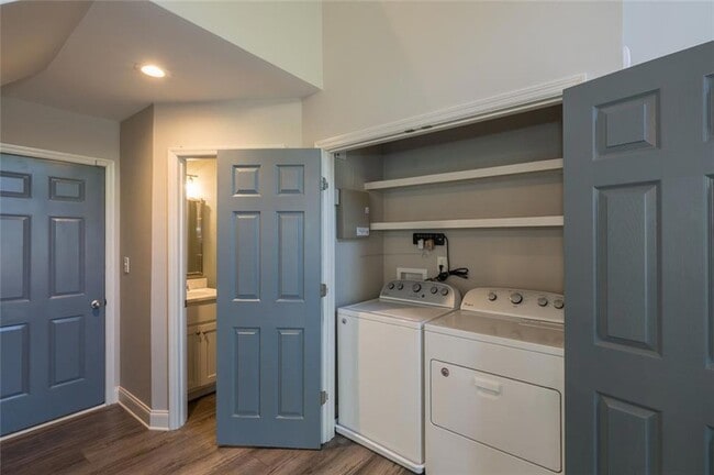 Building Photo - 898 Halston Ct