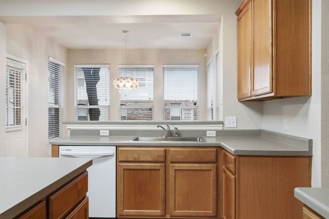 Building Photo - Gated Round Rock Ranch Lease | 3 Bed + Flex Space | 2,376 SF in The Enclave