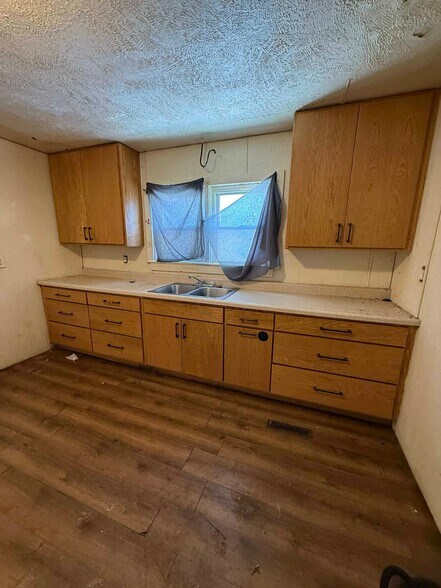 Building Photo - 1305 E Whitmer St