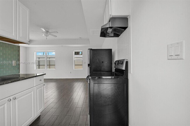 Building Photo - 529 NW 88th St